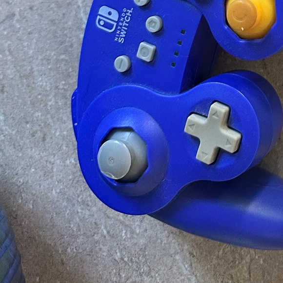 Nintendo Switch Controllers - Picture 2 of 2